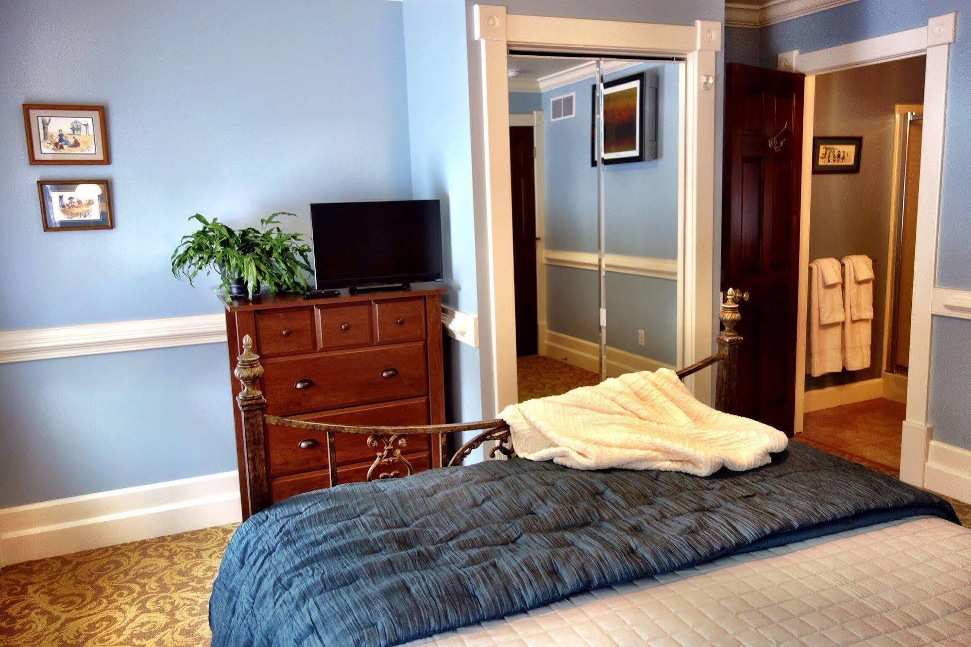 The Jacqueline House Bed & Breakfast New Castle Exterior photo